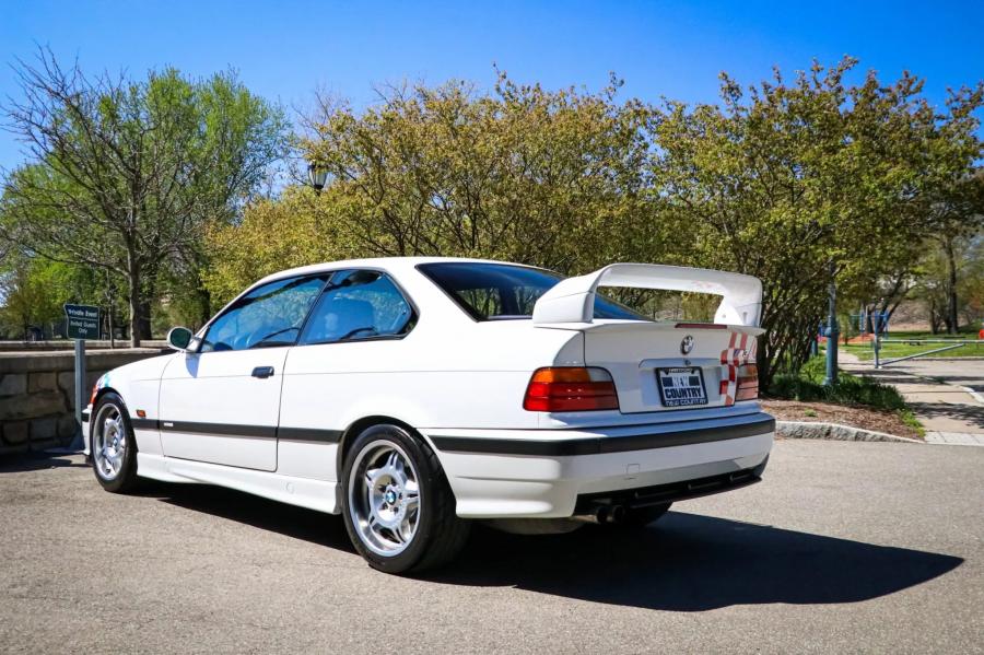  BMW M3 Lightweight (E36) 1995 года  (US) (фото 7 из 58)